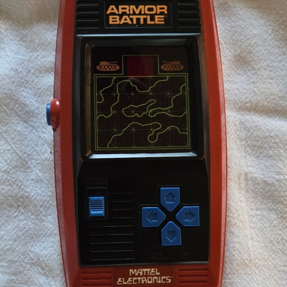 Mattel Electronics Armor Battle Handheld Game (VINTAGE)